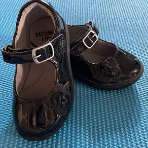 Stride Rite black Mary Janes size 6T. Holidays are coming!
